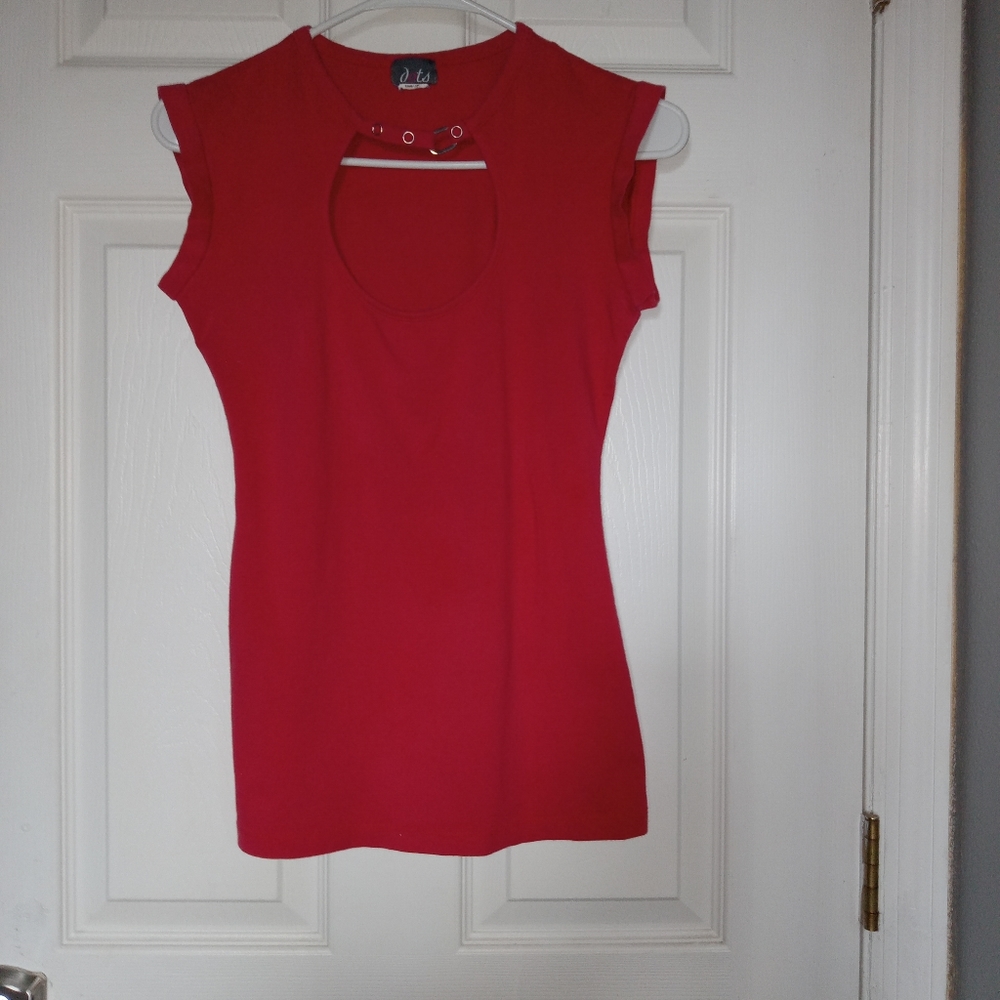 WOMANS SHIRT. SIZE MEDIUM